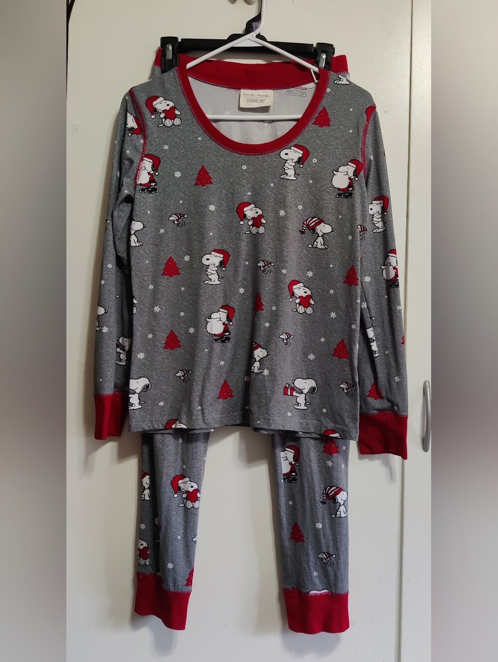 Munki Munki Snoopy Women's Pajama Set - Picture 7 of 8